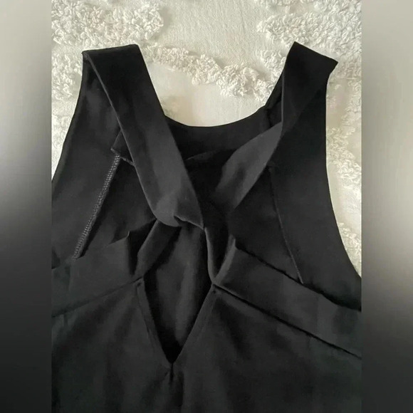 Banana Republic Ponte Twist-Back Top - Picture 5 of 11